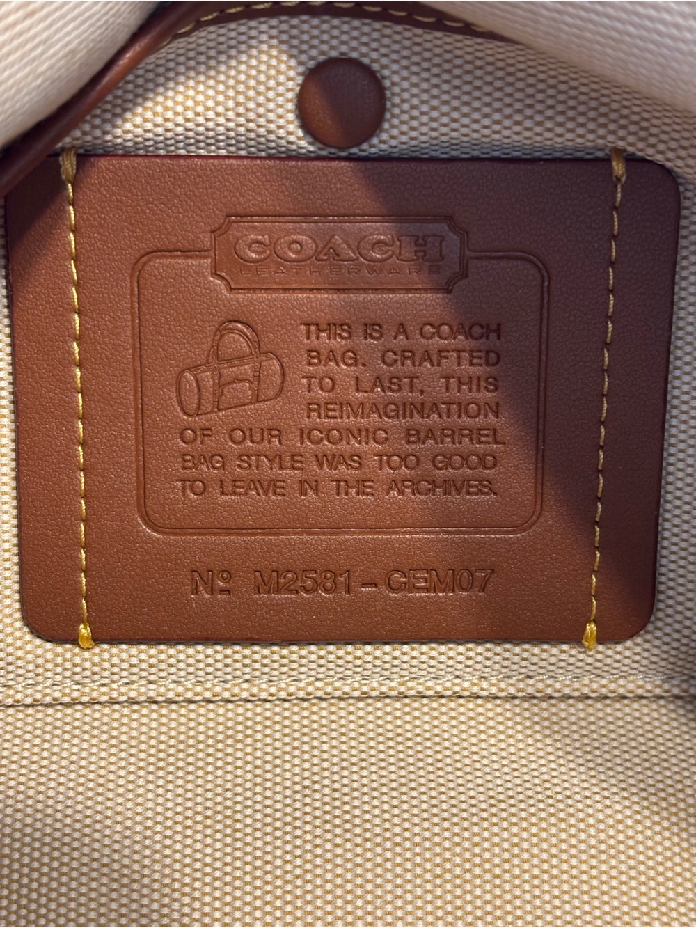 COACH Kisslock Barrel 28 in Caramel suede - Picture 5 of 7